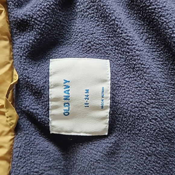 Puffer vest and jeans 2T - Picture 2 of 6